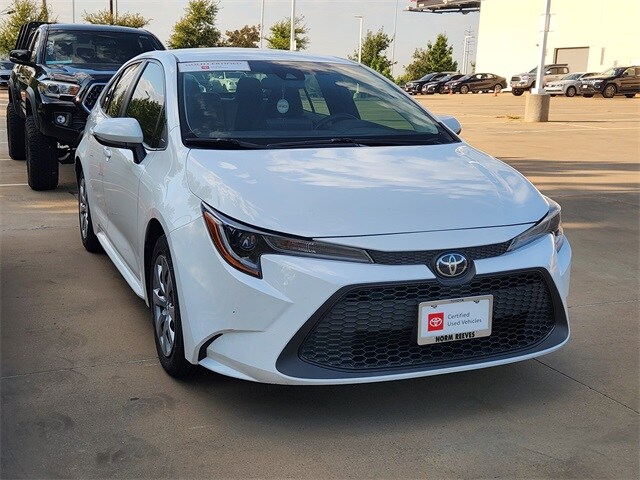 2022 Toyota Corolla LE photo 2