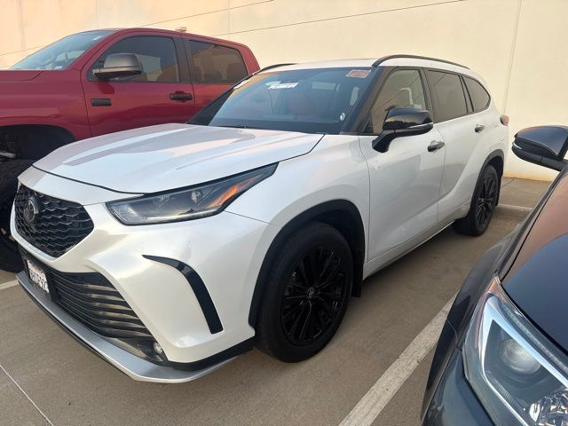 Pre-Owned 2023 Toyota Highlander XSE