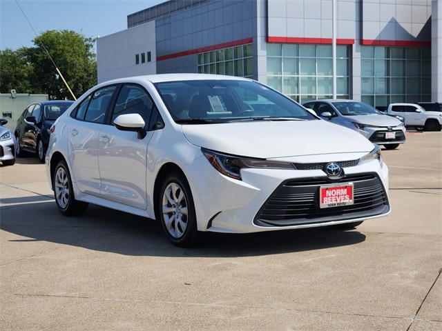 Used 2024 Toyota Corolla LE with VIN 5YFB4MDE0RP161171 for sale in Northfield, Minnesota