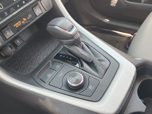 2021 Toyota RAV4 XLE Premium - Photo 16