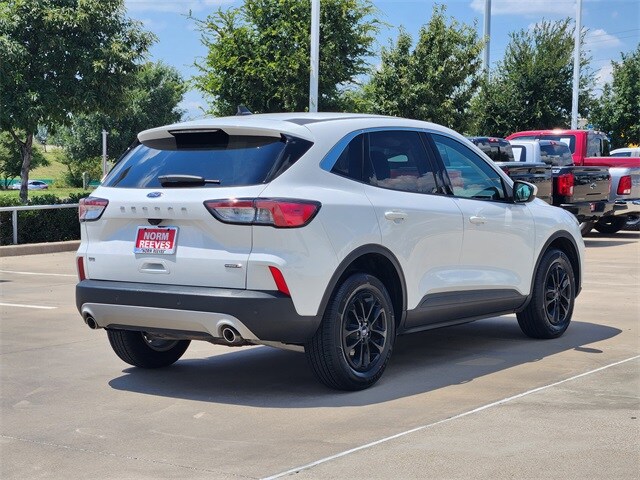 2021 Ford Escape SE Hybrid photo 3