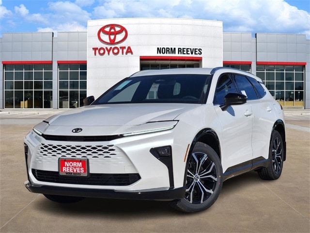 2025 Toyota Crown Signia XLE's photo