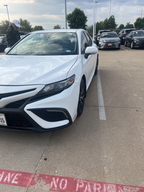 2023 Toyota Camry SE photo 2