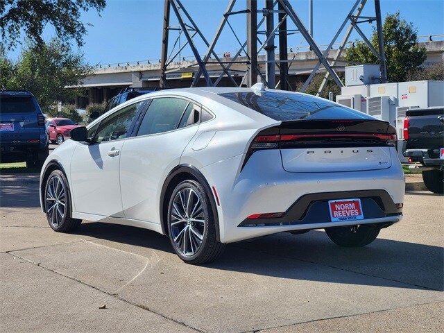 2025 Toyota Prius XLE photo 4