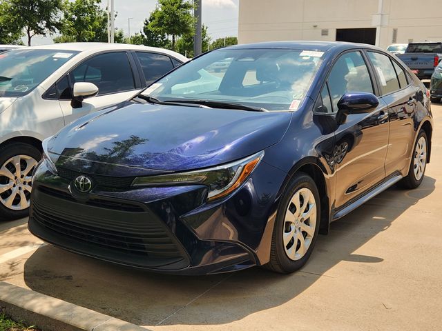 2025 Toyota Corolla LE CVT's photo