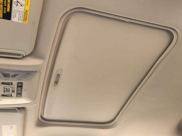 2021 Toyota RAV4 XLE Premium - Photo 19