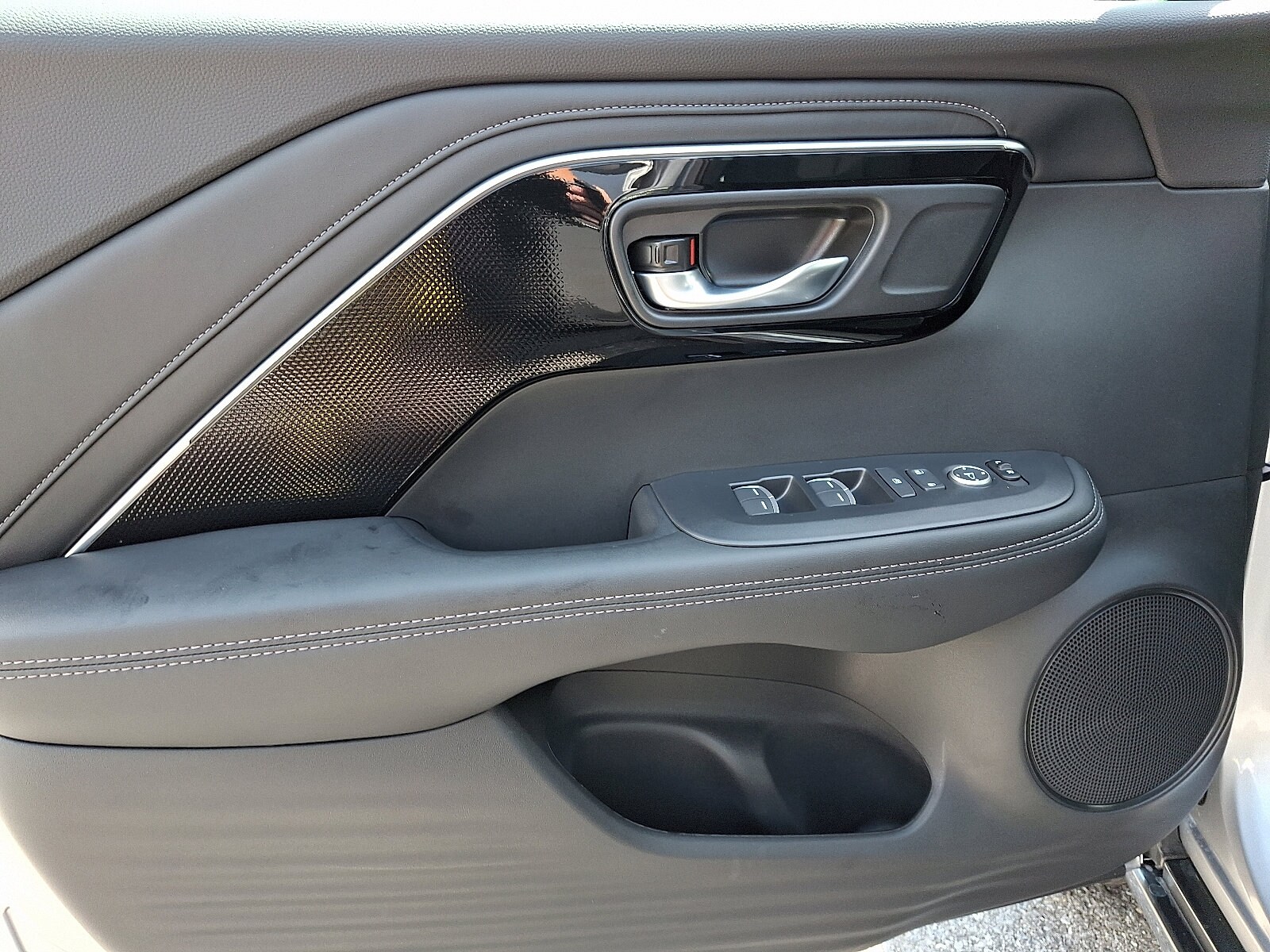 2025 Acura ADX Base - Photo 8