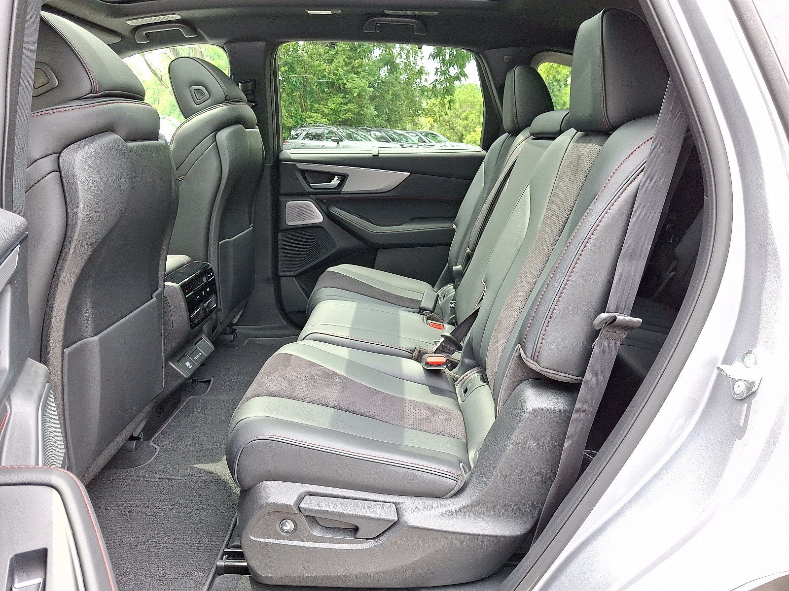 2026 Acura MDX A-Spec Package - Photo 7