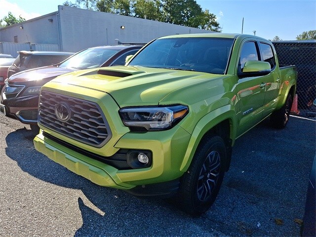 2023 Toyota Tacoma TRD Sport photo 2