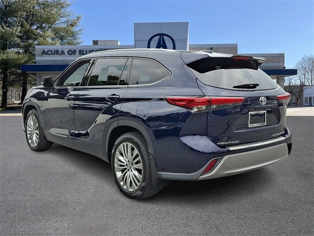 2022 Toyota Highlander Platinum photo 2