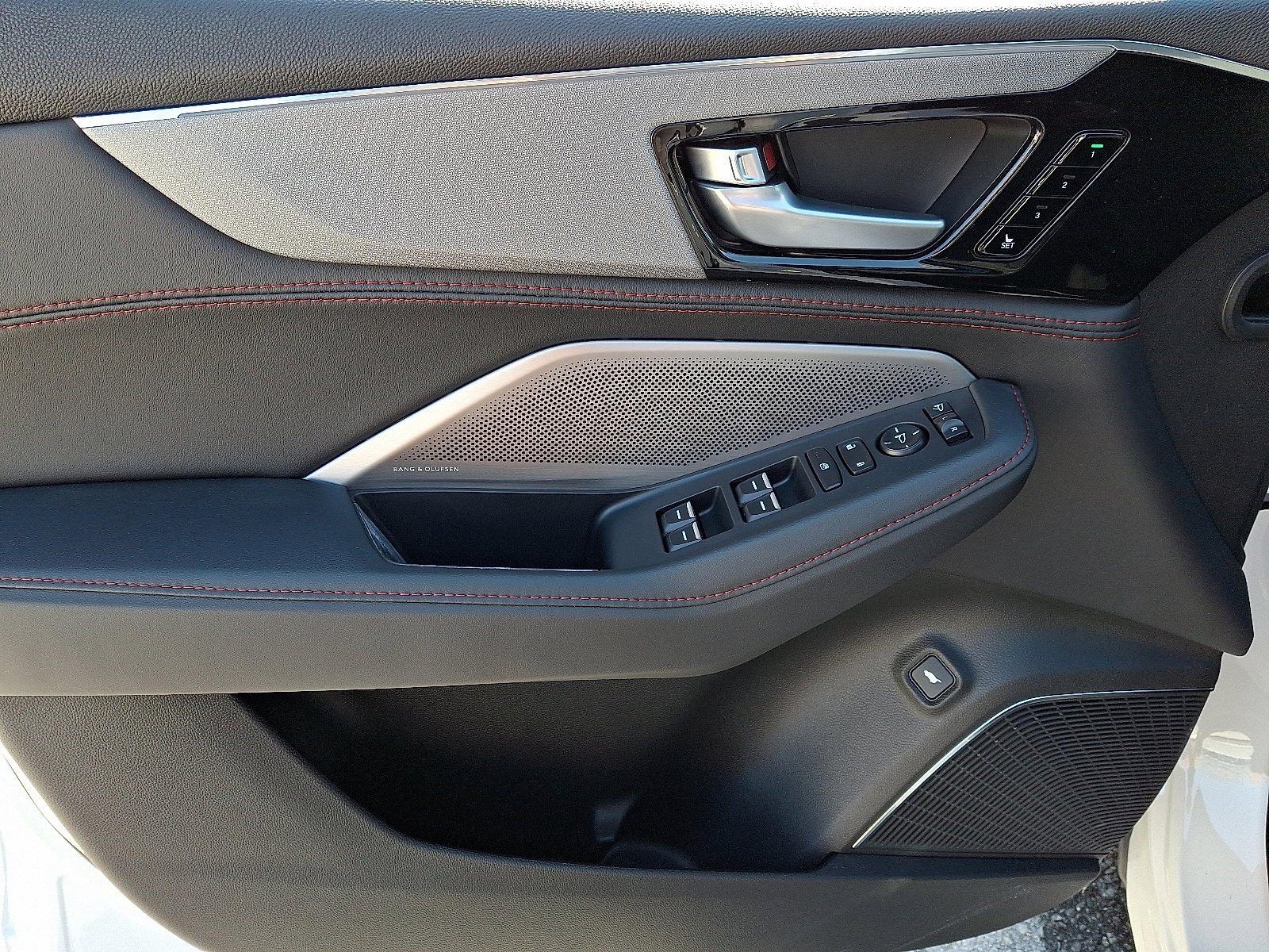 2026 Acura MDX A-Spec Package - Photo 9