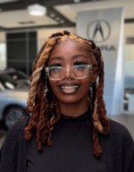 Staff member Yaniah Daye from ID_31a900