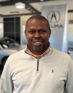Staff member Izell Gayles from ID_7a6668