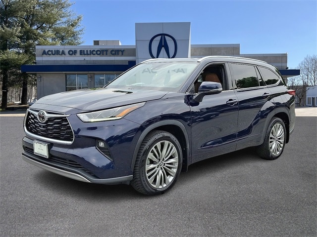 2022 Toyota Highlander Platinum photo 2