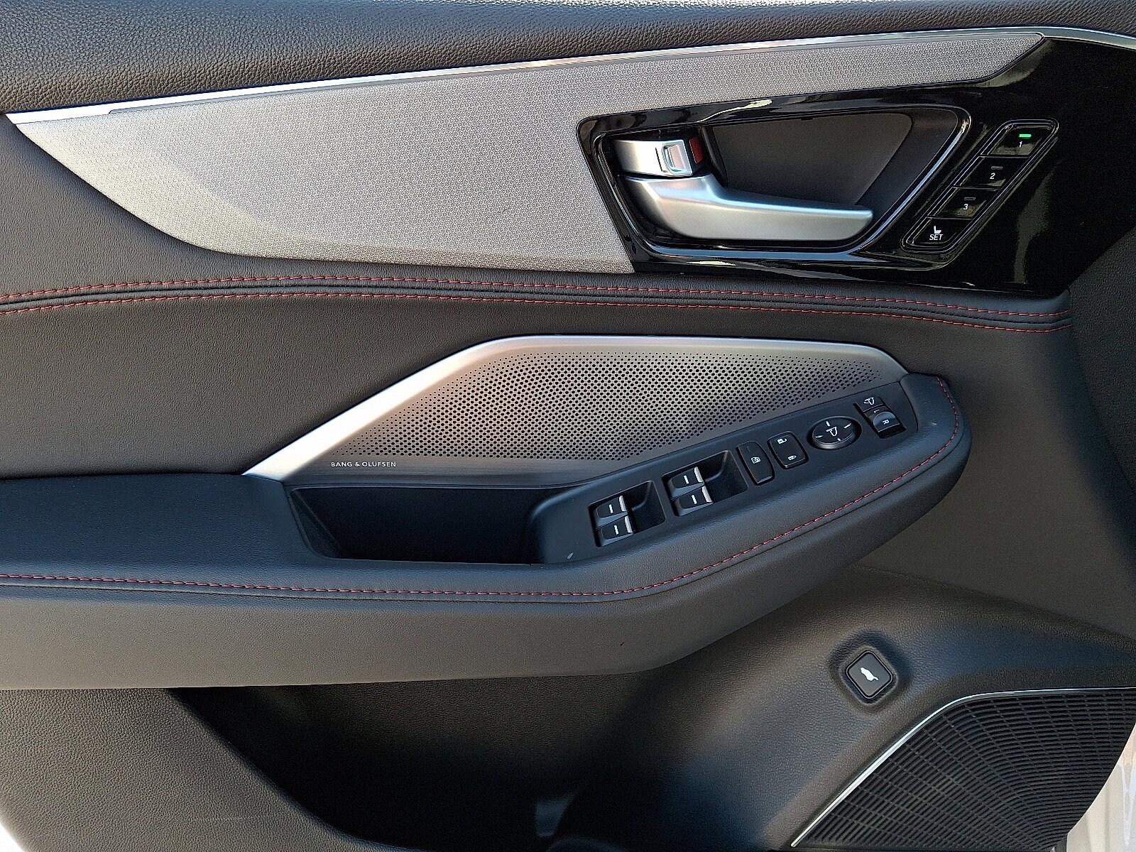 2026 Acura MDX A-Spec Package - Photo 9