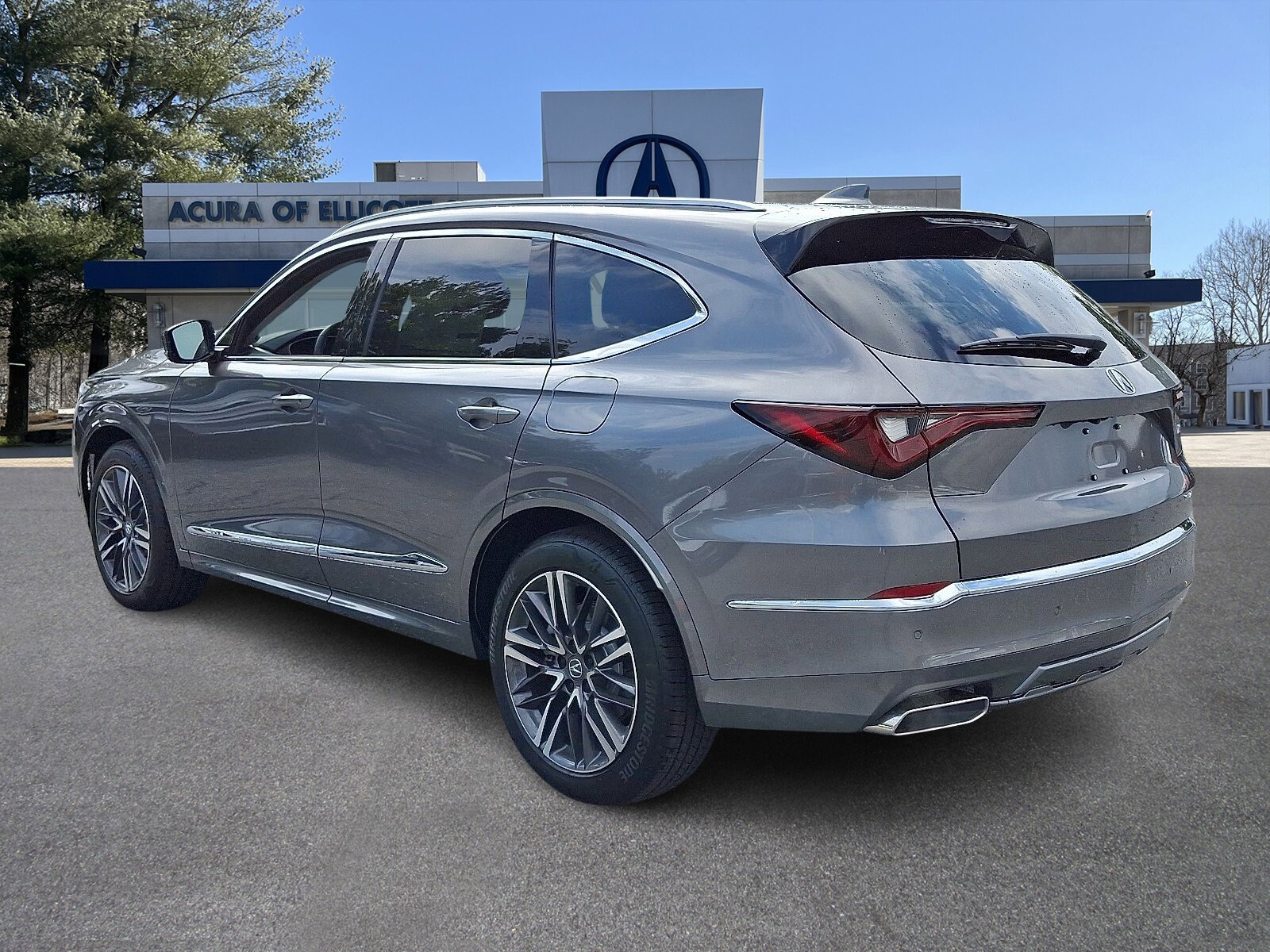 2026 Acura MDX SH-AWD Advance photo 2
