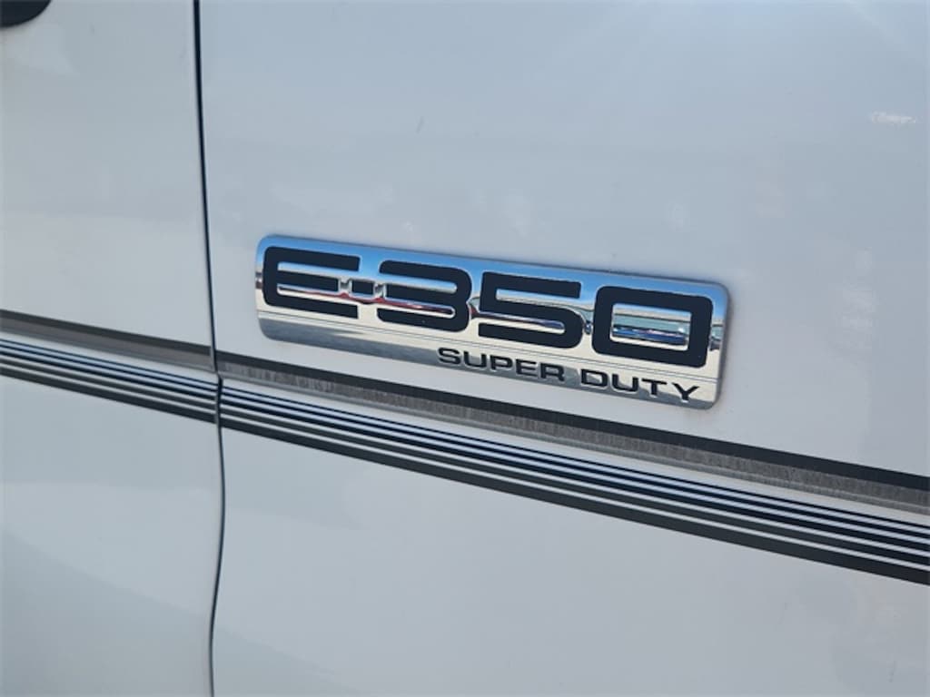 Used 2008 Ford E-350SD Dual Rear Wheel Cab/Chassis