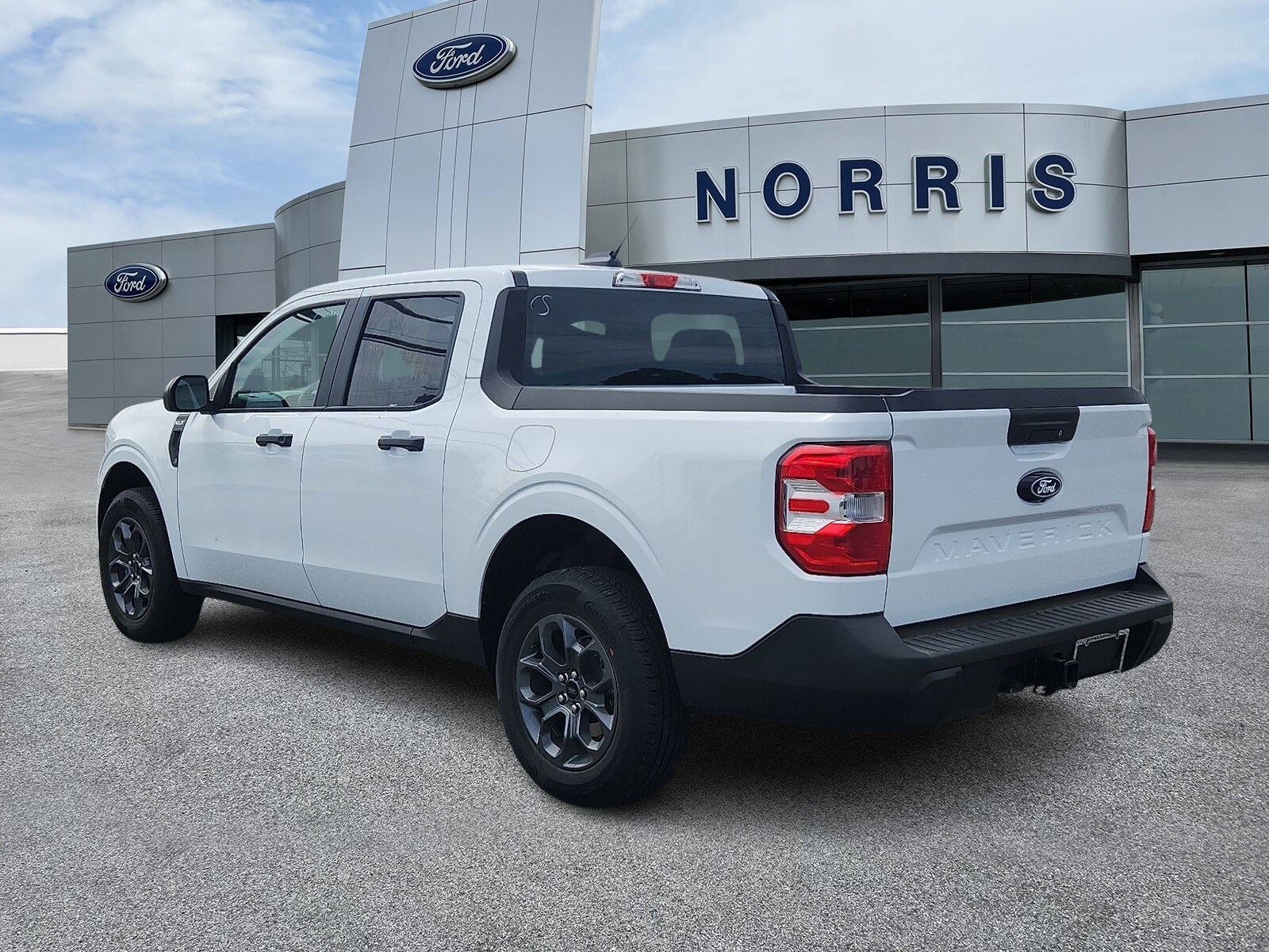 2025 Ford Maverick XLT photo 2