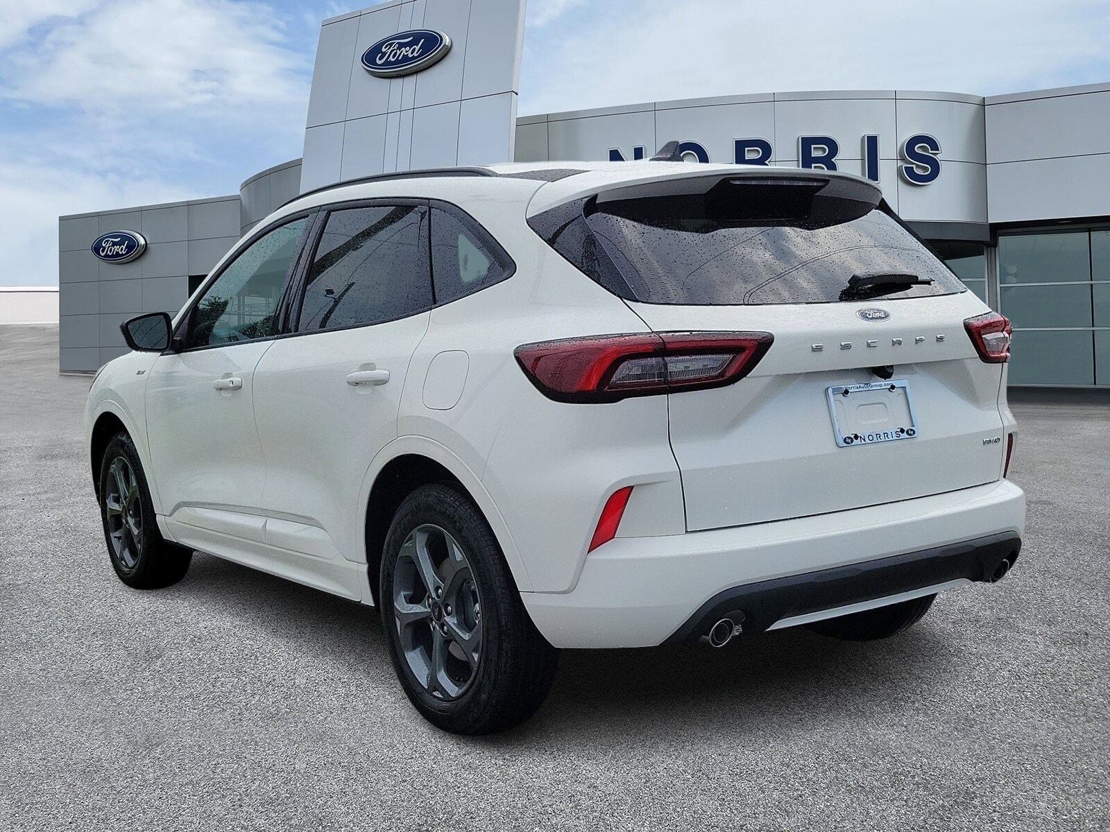2024 Ford Escape ST-Line photo 3