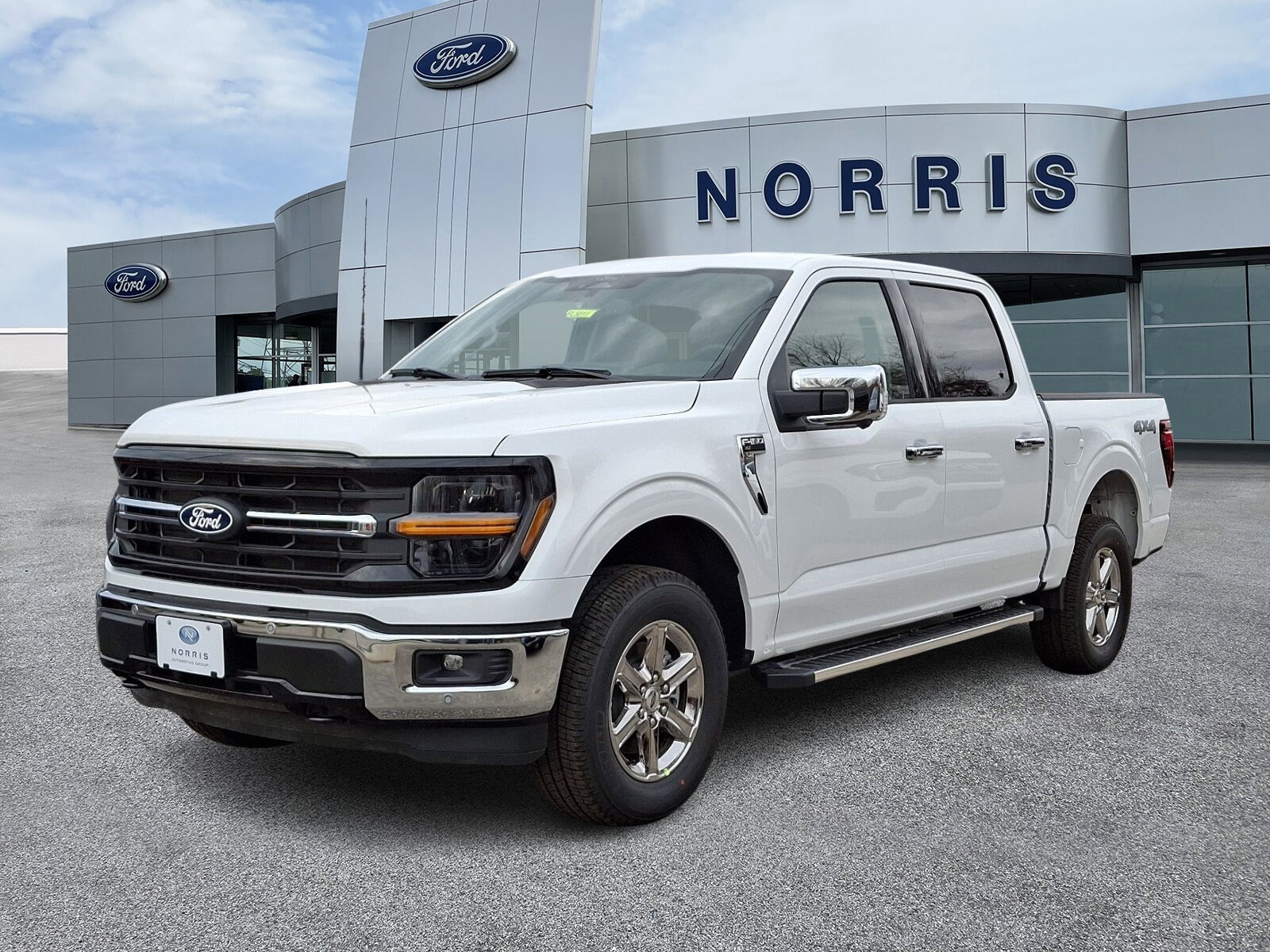 2025 Ford F-150 XLT photo 2