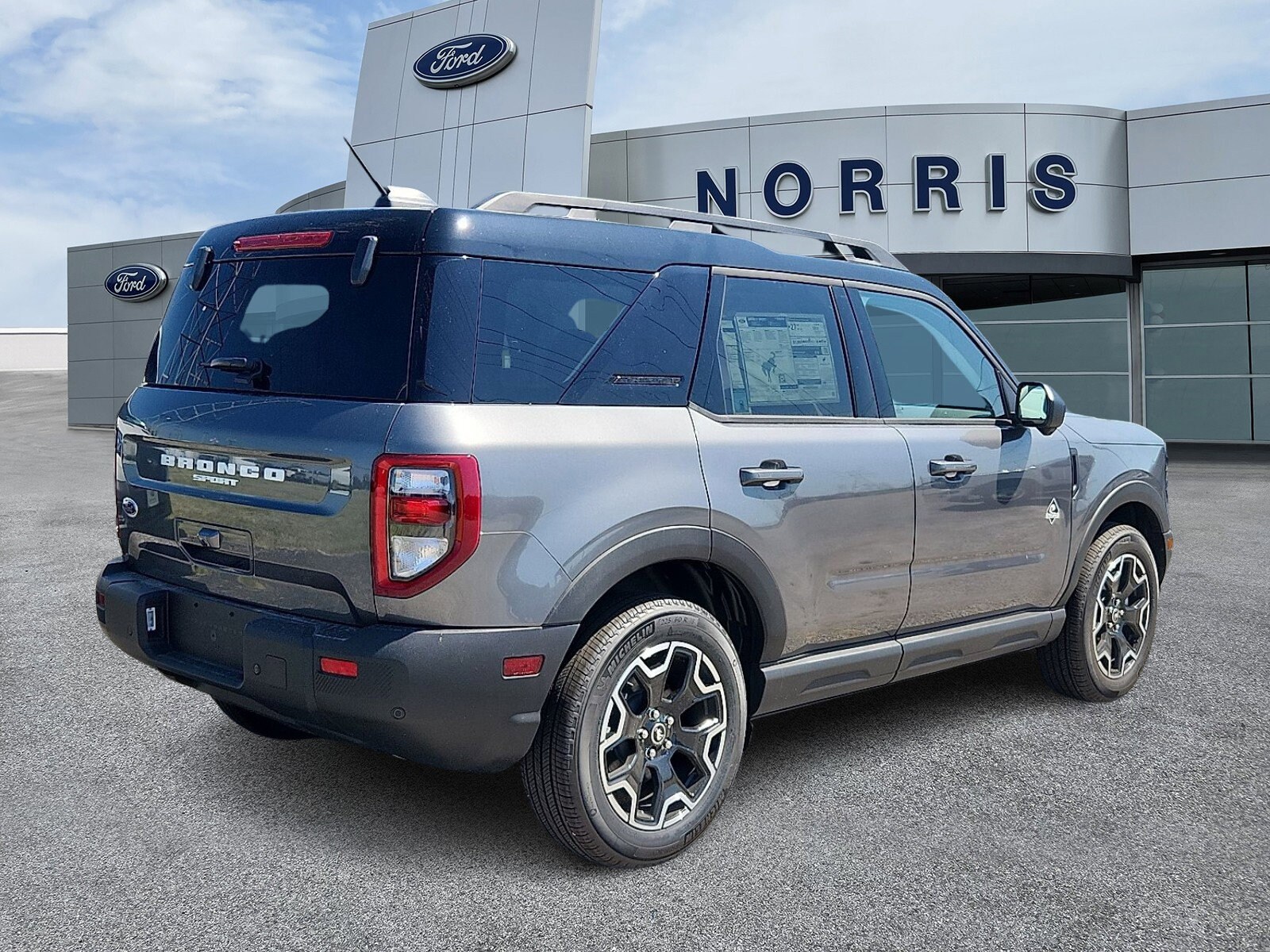 2025 Ford Bronco Sport Outer Banks photo 2