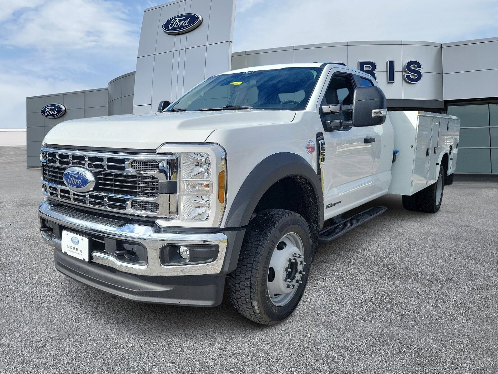 2024 Ford F-550 photo 2