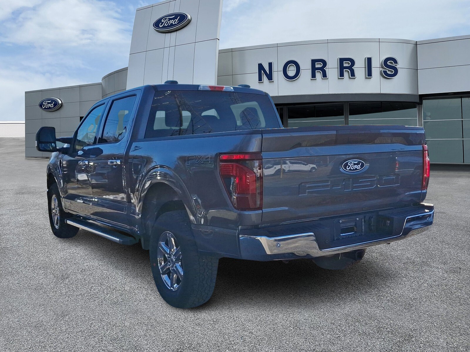 2025 Ford F-150 XLT photo 3