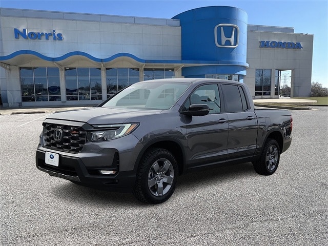 2025 Honda Ridgeline TrailSport photo 2