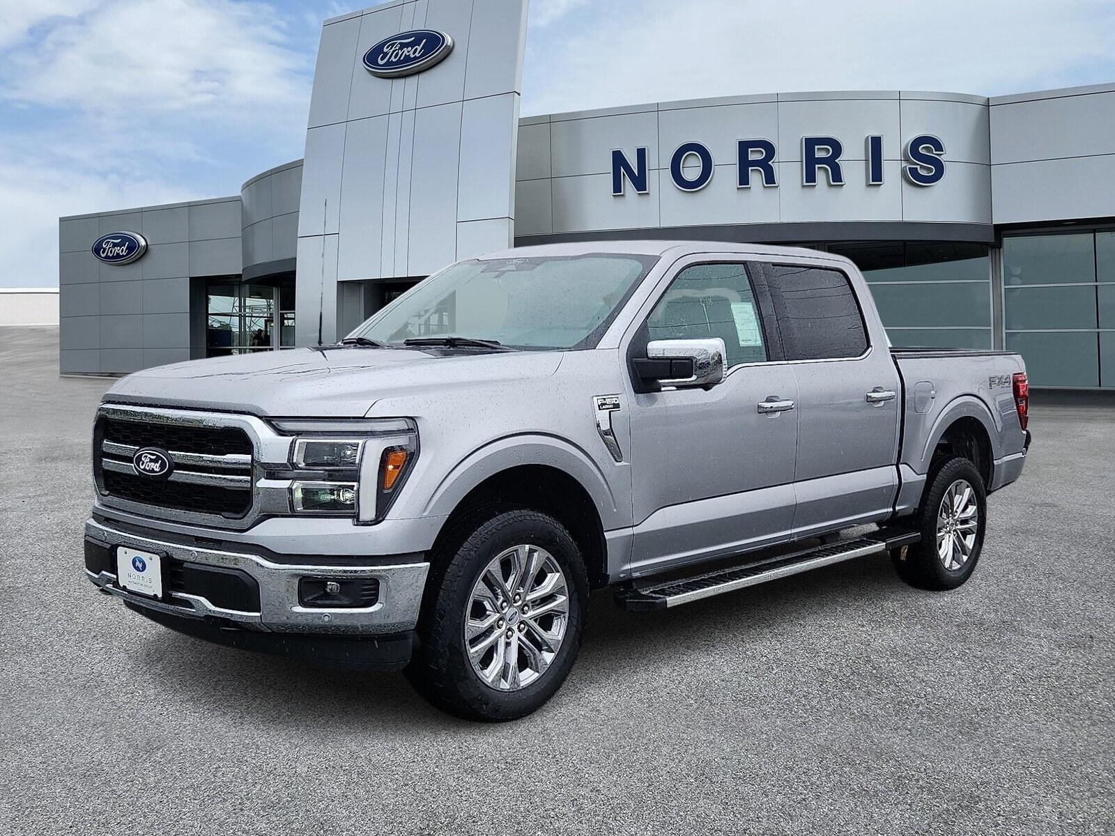 2025 Ford F-150 Lariat photo 2