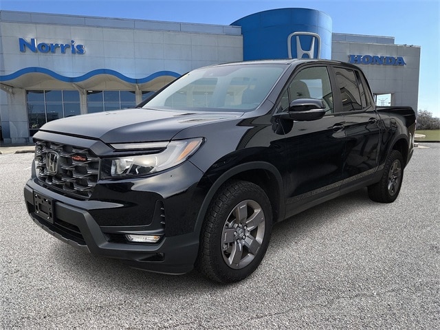 2025 Honda Ridgeline TrailSport photo 2