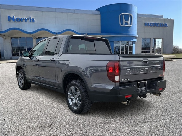 2025 Honda Ridgeline TrailSport photo 3
