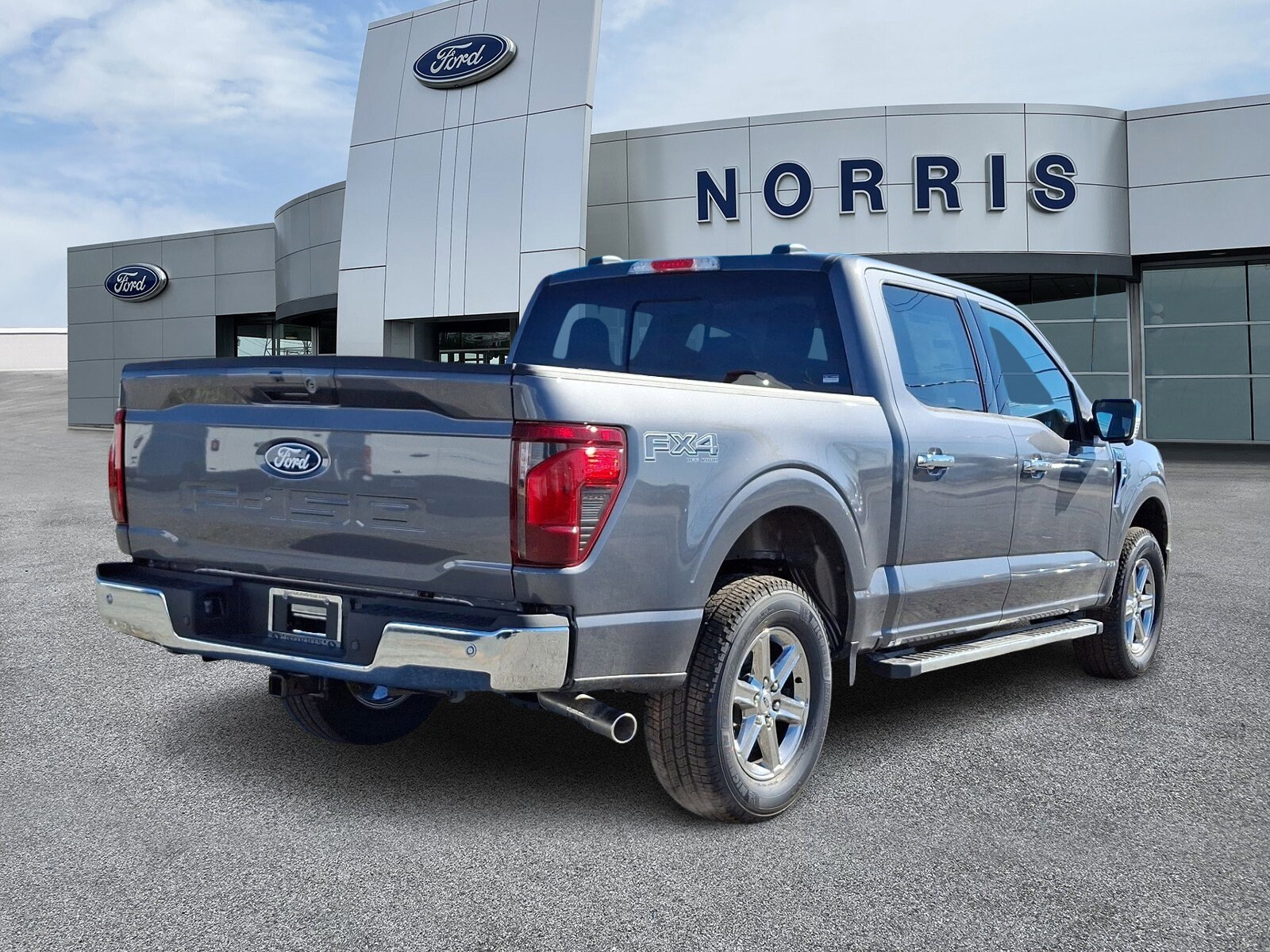 2025 Ford F-150 XLT photo 4