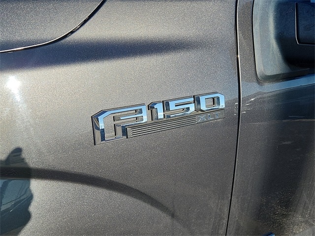 2015 Ford F-150 XLT photo 4