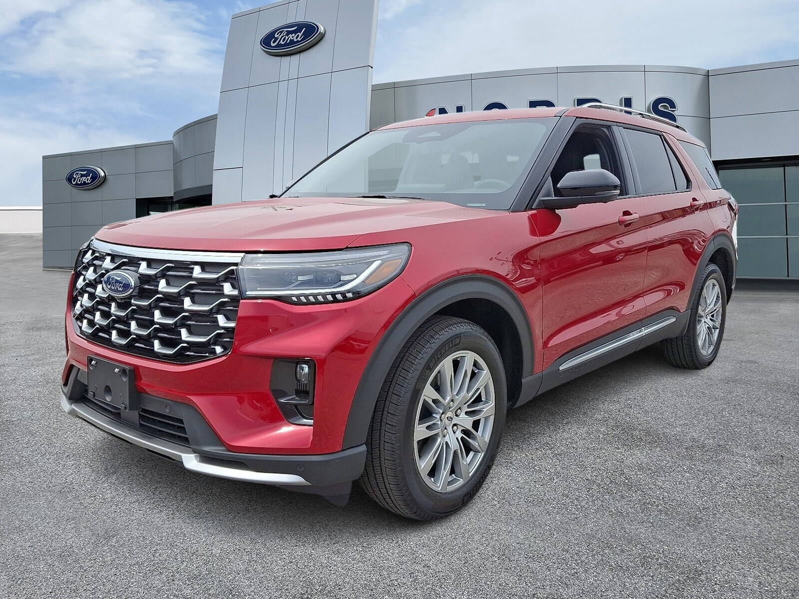 2025 Ford Explorer Platinum photo 2