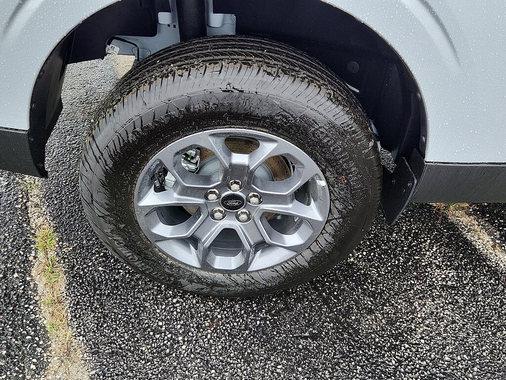 2025 Ford Maverick XLT photo 2