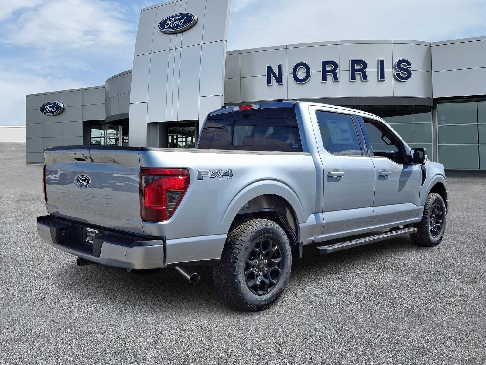 2025 Ford F-150 XLT photo 4