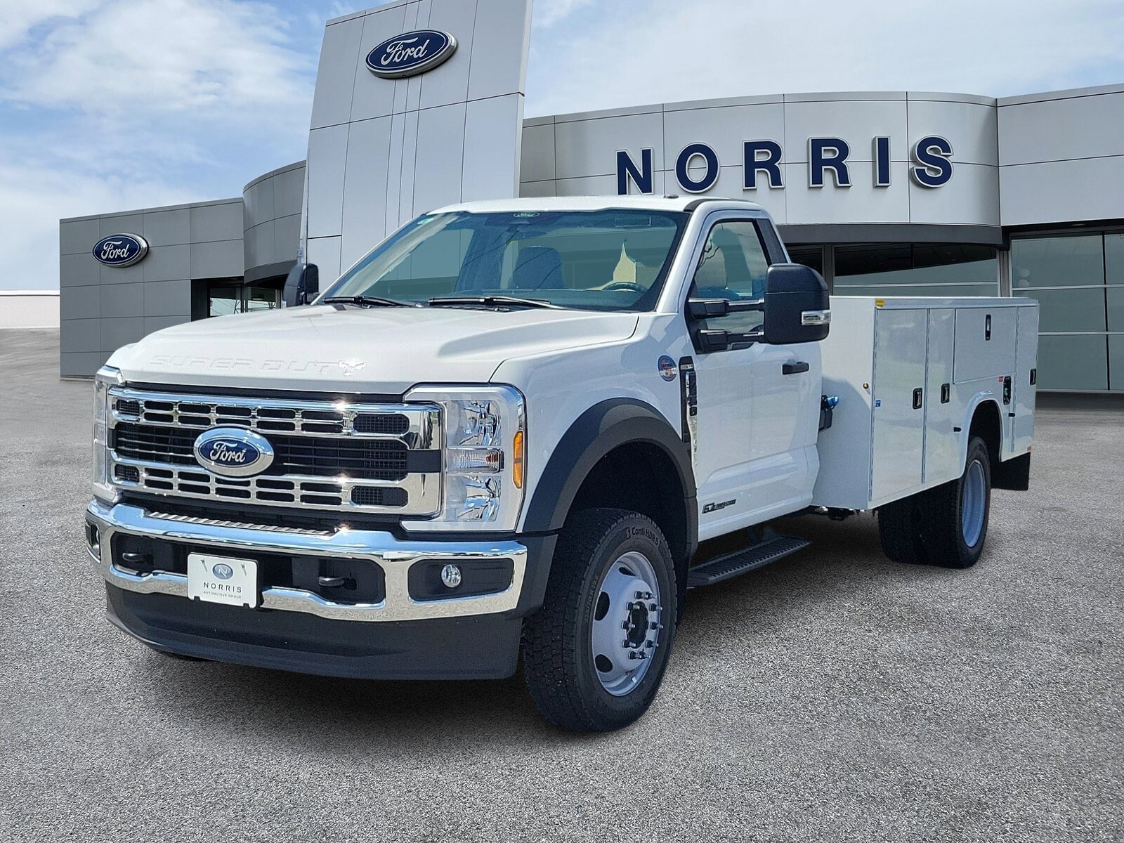 2024 Ford F-450 photo 2