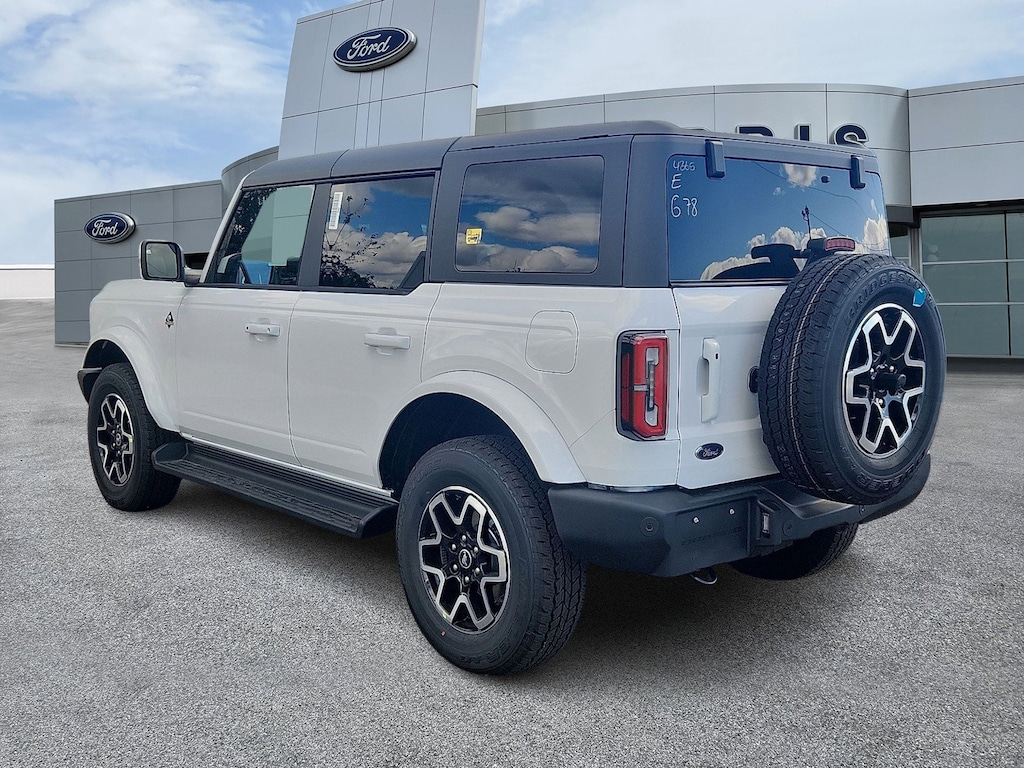 New 2025 Ford Bronco Outer Banks SUV