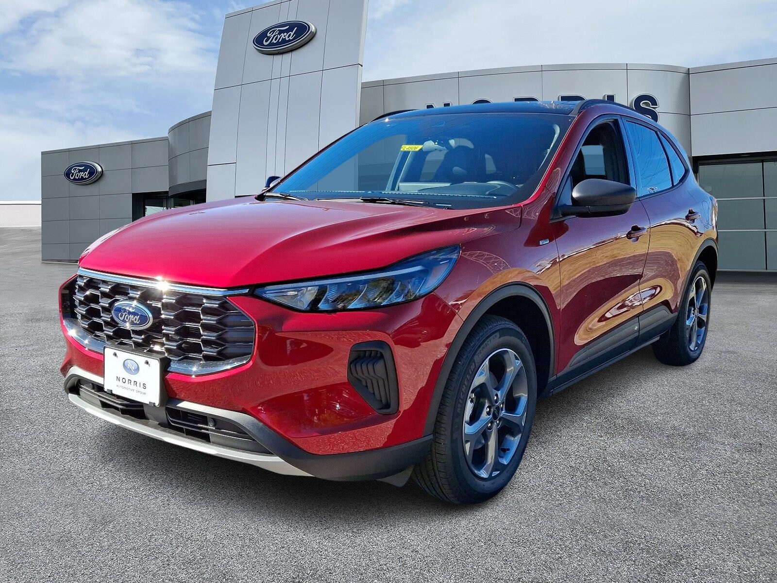 2025 Ford Escape ST-Line photo 2