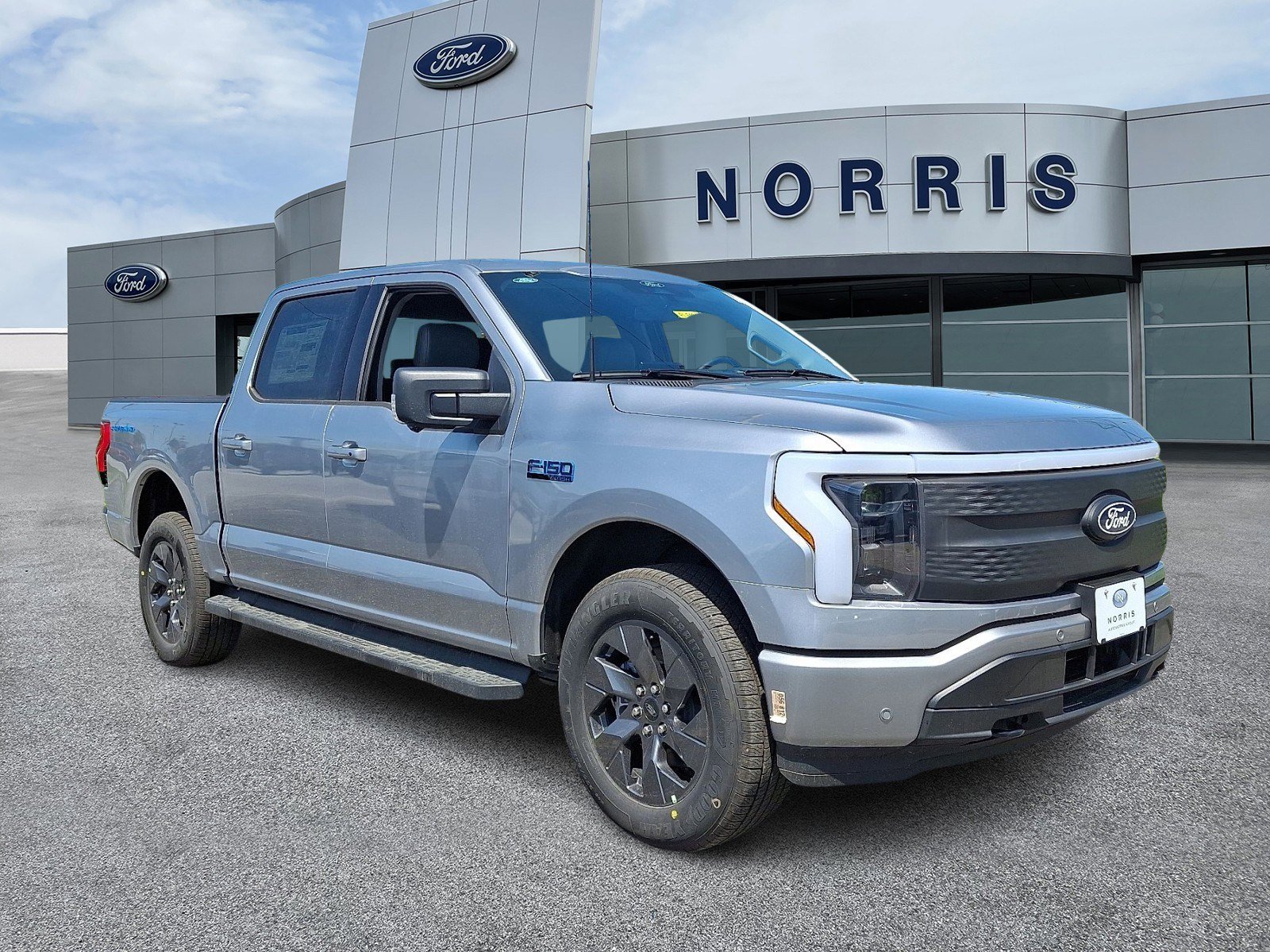2025 Ford F-150 Lightning Flash