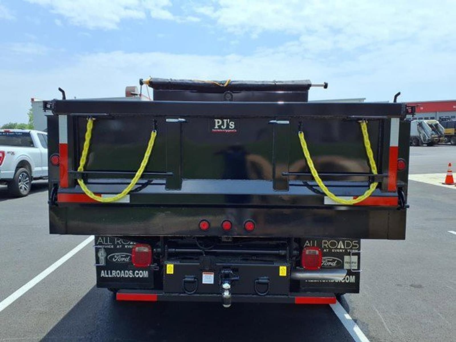 2025 Ford F-350 Super Duty Chassis Cab XL - Photo 6