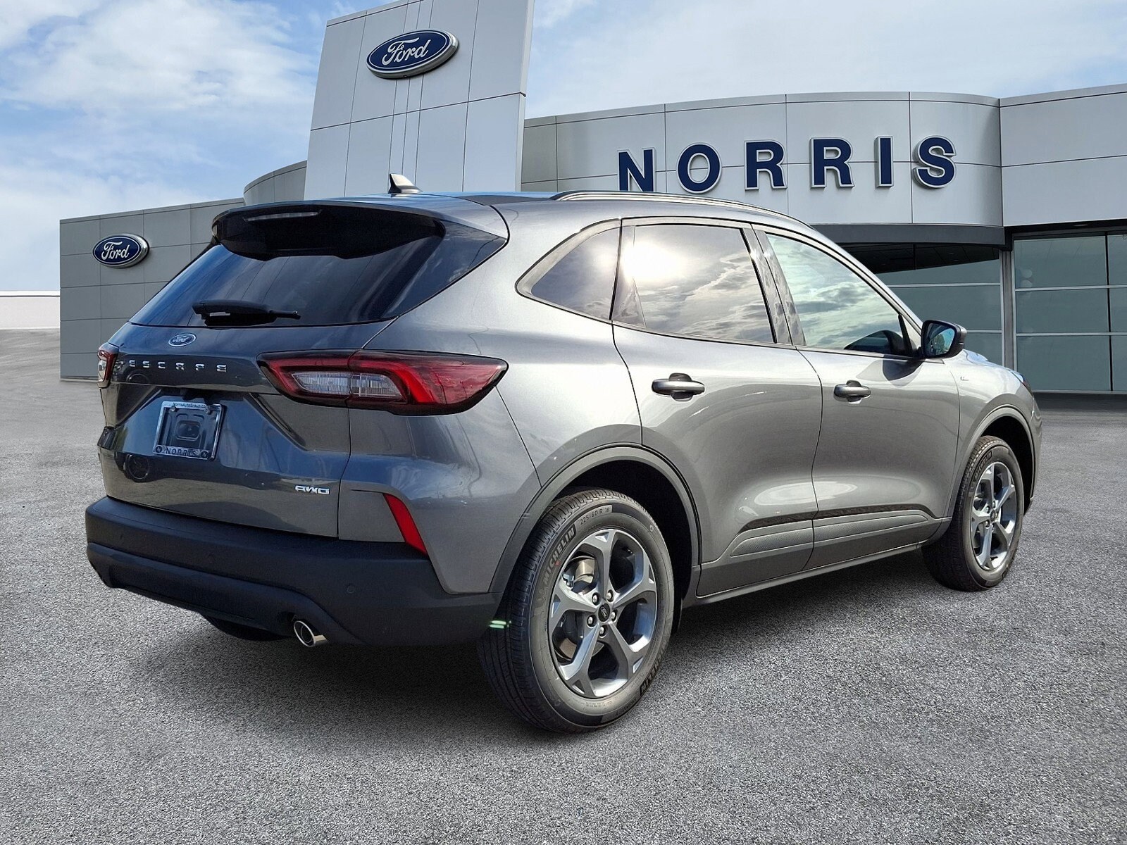 2025 Ford Escape ST-Line photo 3