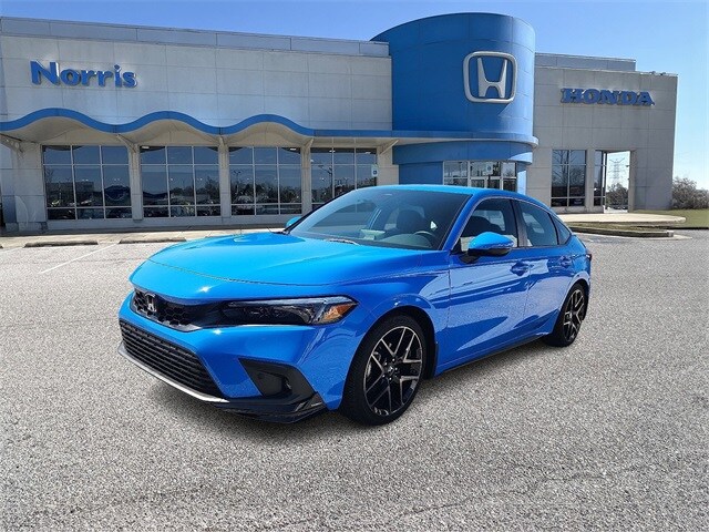 2023 Honda Civic Hatchback Sport Touring photo 2