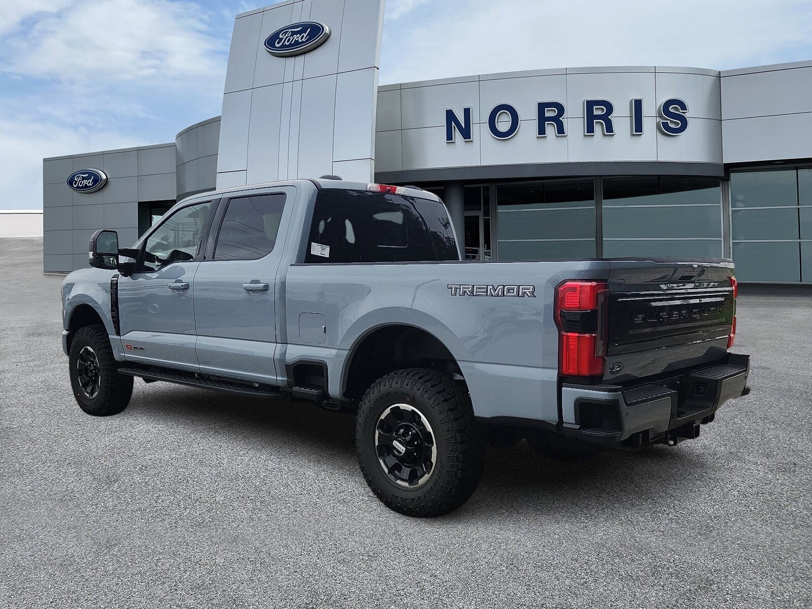 2026 Ford F-250 Platinum photo 3