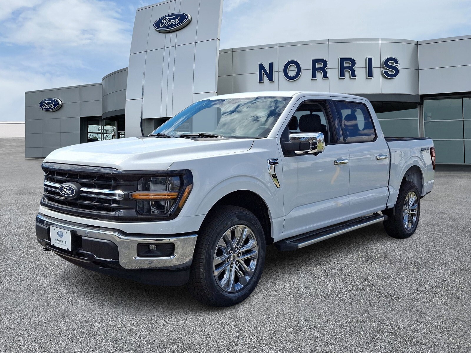 2025 Ford F-150 XLT photo 2