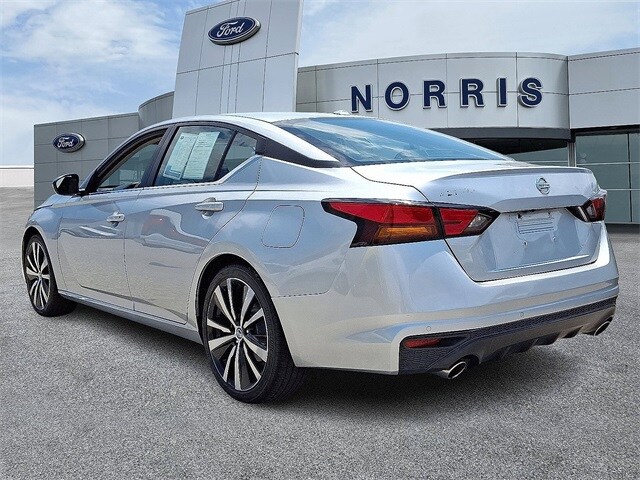 2022 Nissan Altima 2.5 SR photo 3