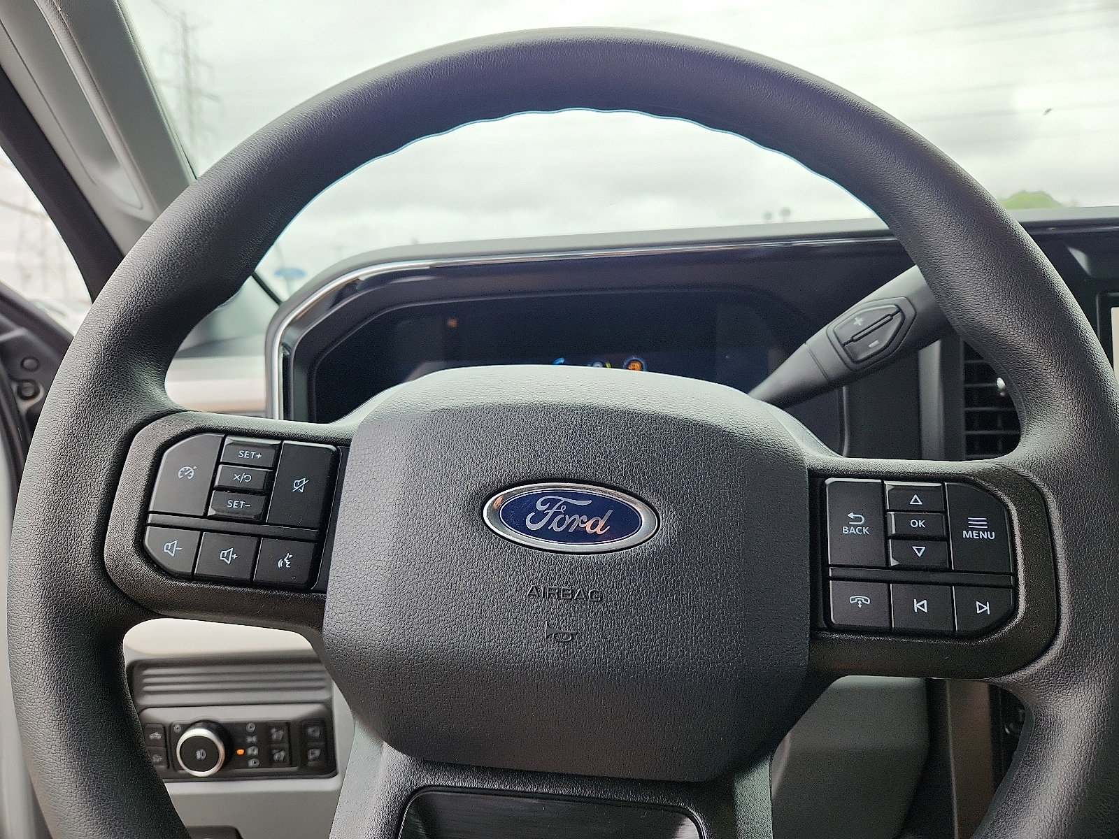 2026 Ford F-350 Super Duty XLT - Photo 14