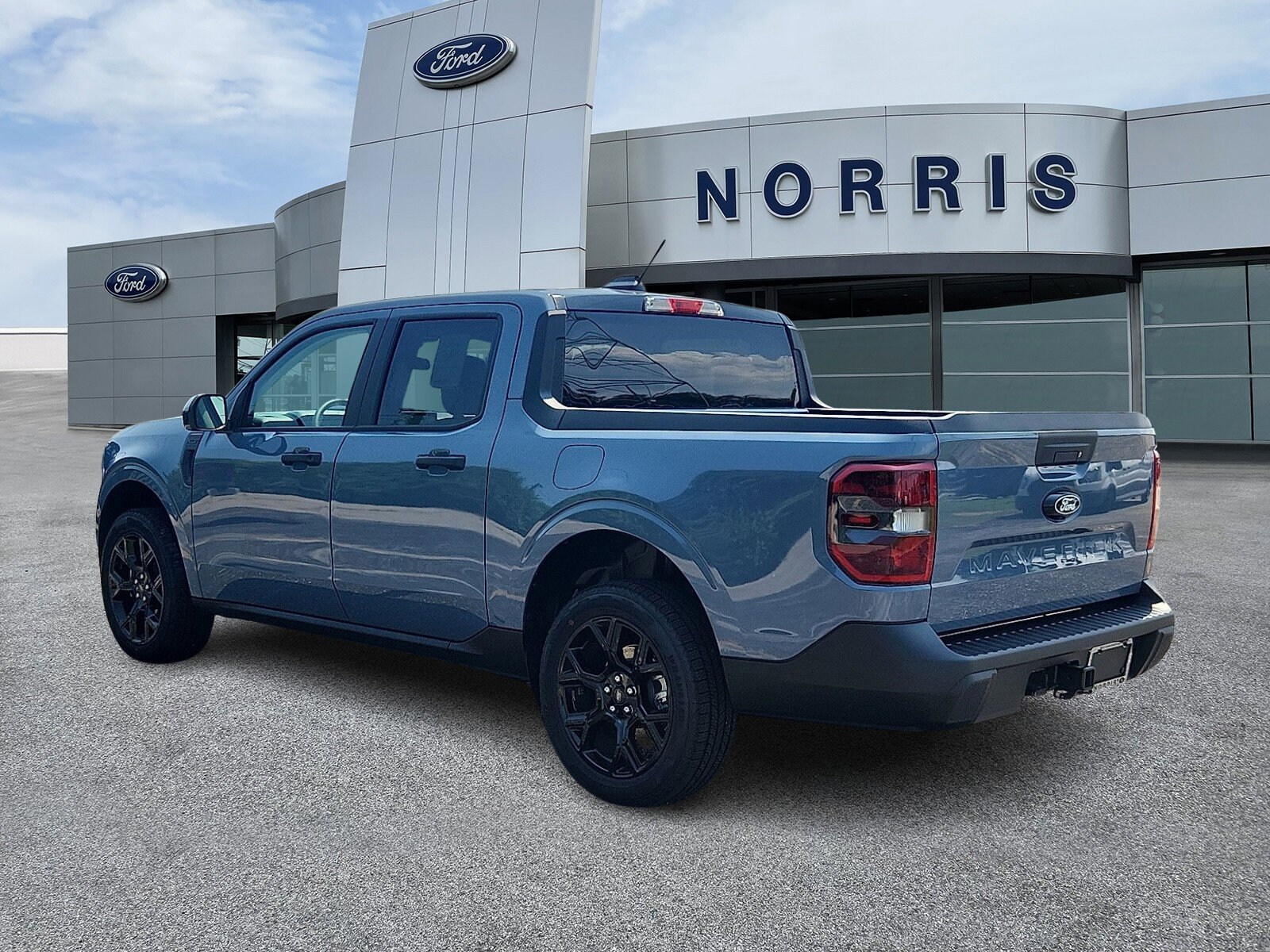2025 Ford Maverick XLT photo 2
