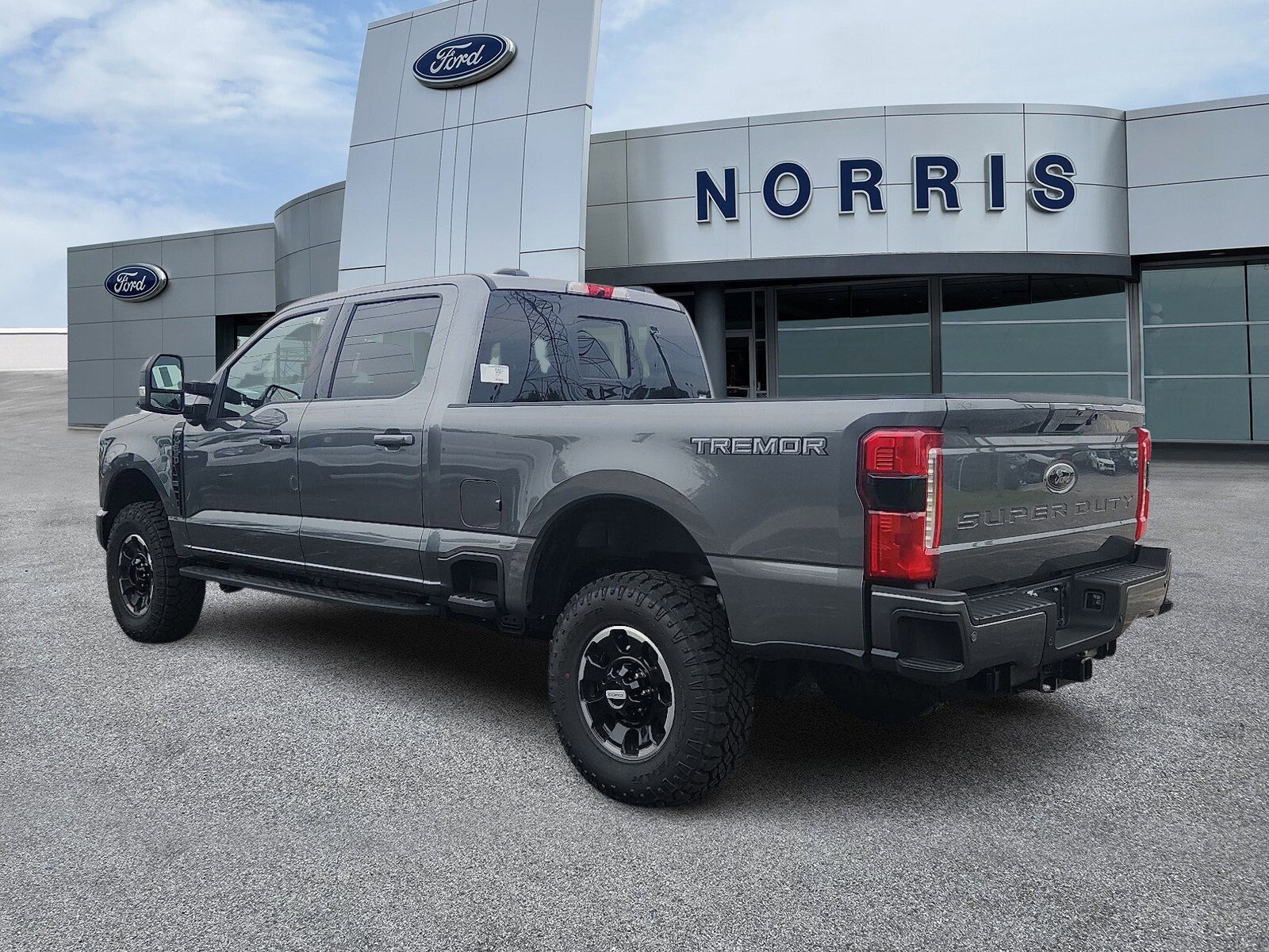 2025 Ford F-250 Lariat photo 2