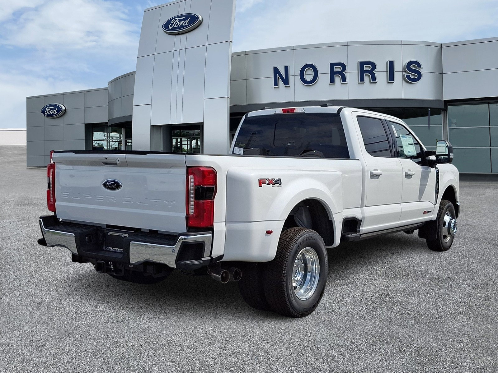 2025 Ford F-350 Super Duty Lariat - Photo 4